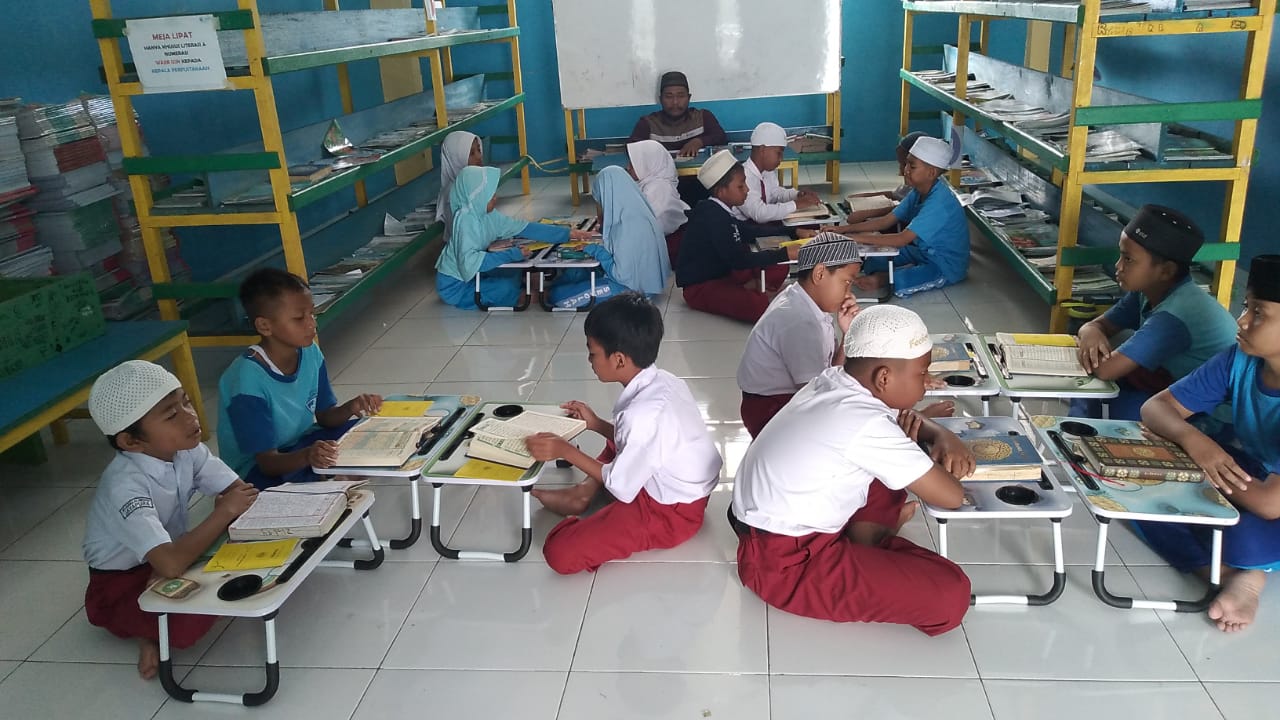 Menjelajahi Samudra Al-Qur'an: Program Tahfidz Unggulan  di SD Juara Al Hikmah Jayapura
