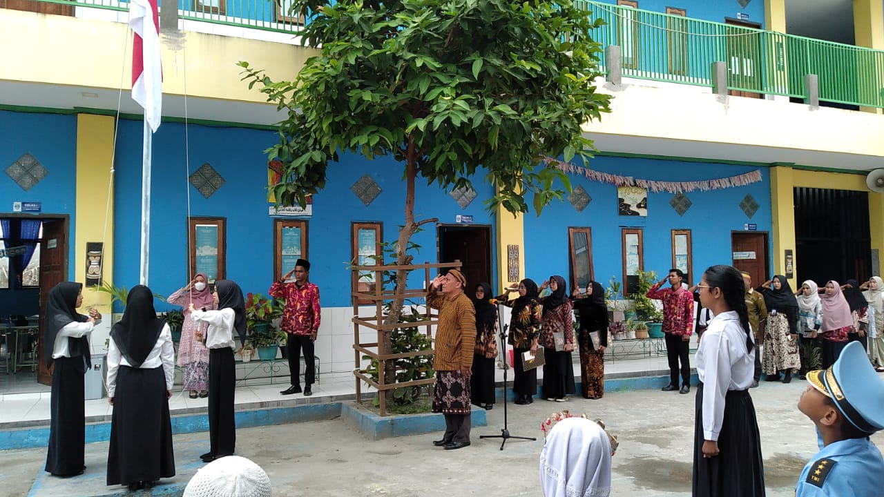 Mengobarkan Semangat Kebangsaan: SD Juara Al Hikmah Gelar Upacara Peringatan Hari Sumpah Pemuda